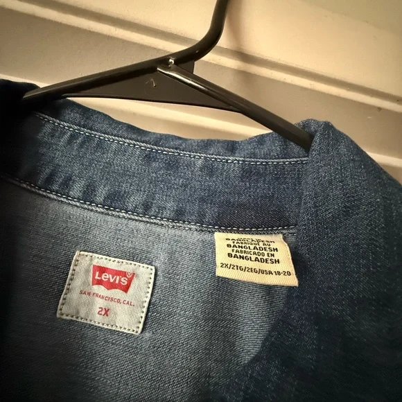 Levi's Classic Blue Denim Shirt - Picture 3 of 4